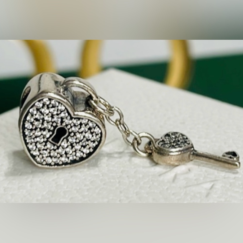 Authentic Pandora Locket With 🔐 Key Charm